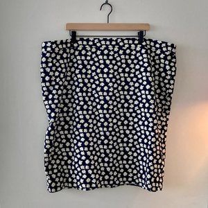 Jcrew Pencil Skirt in Daisy Print Size 22